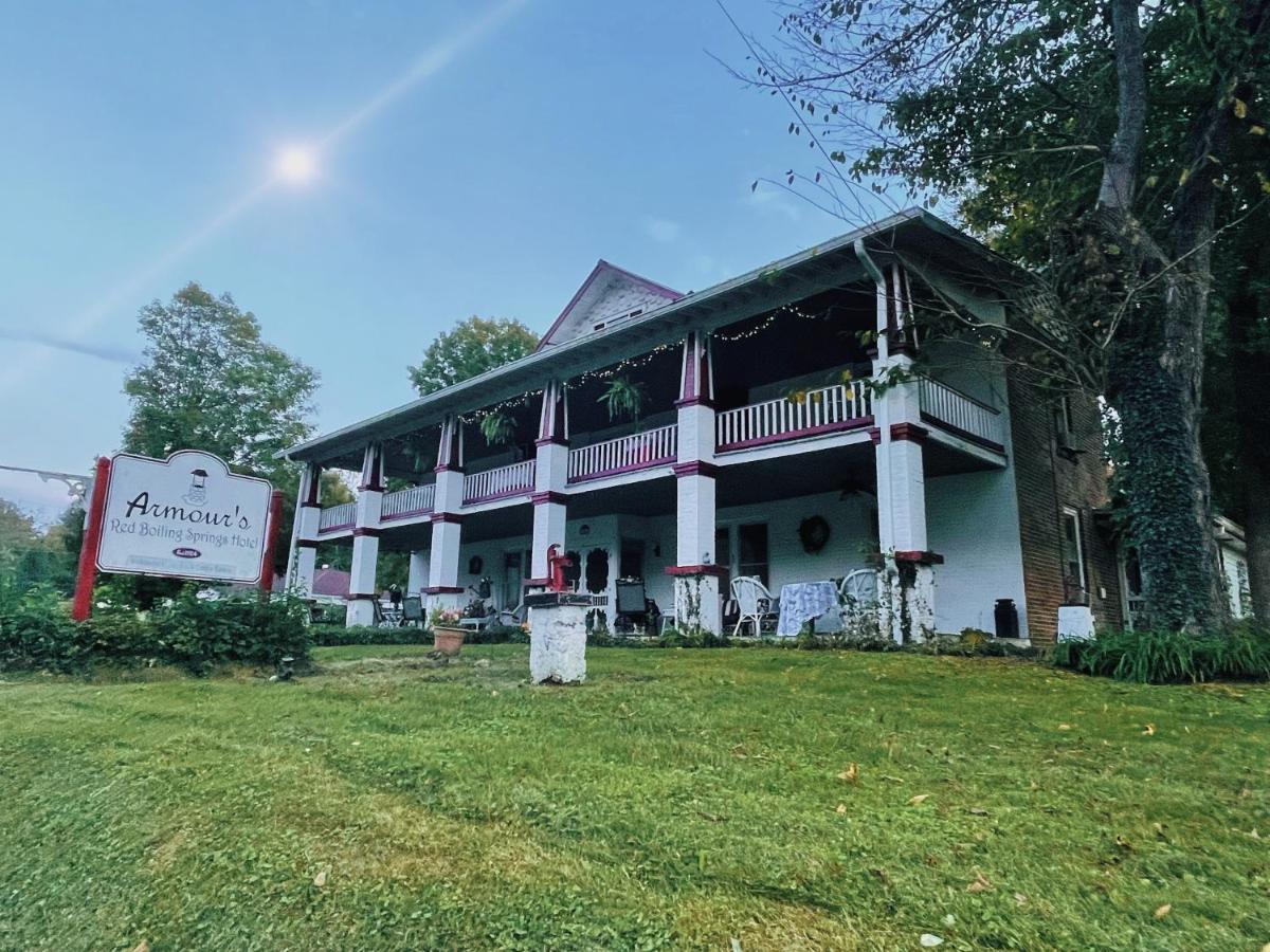 Armour's & Hotel Red Boiling Springs
