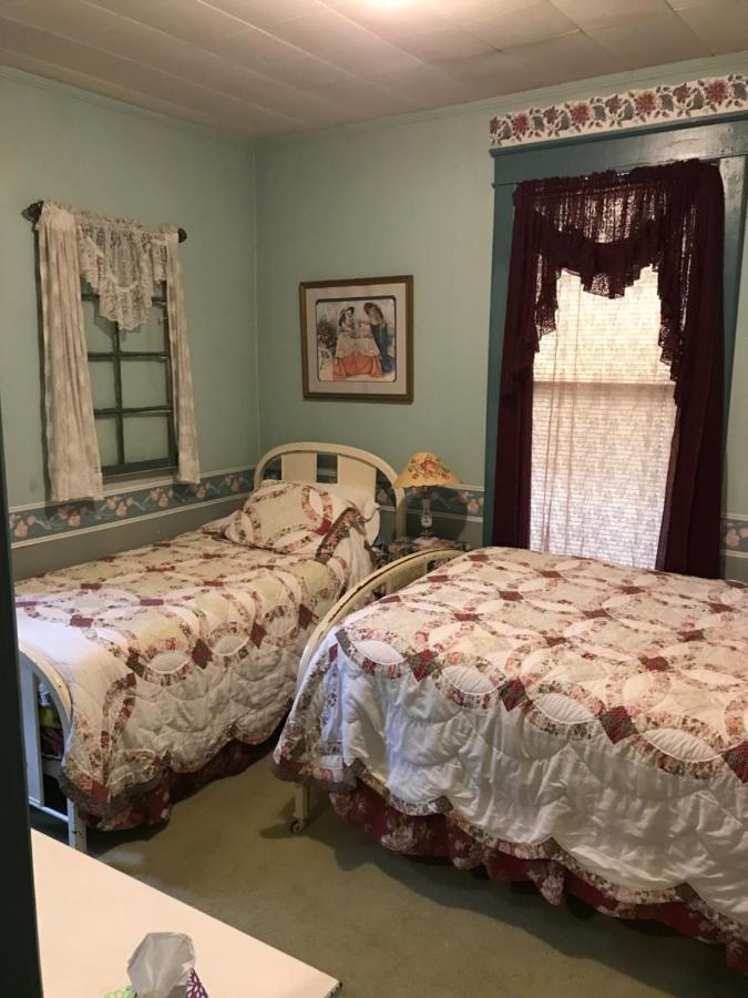 Hotel Armour's & Red Boiling Springs
